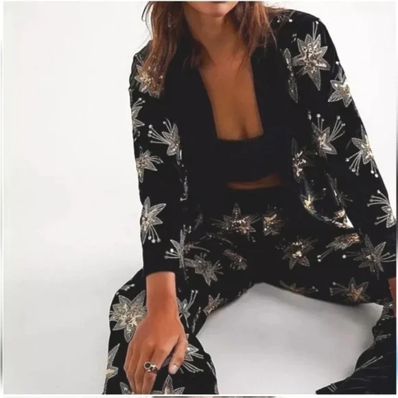 Lenni the Label Chromatic Suit - Picture 2 of 12